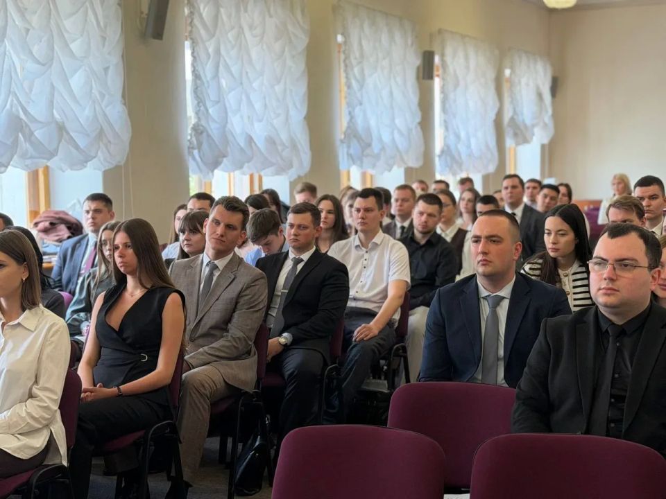 Под руководством заместителя прокурора Саратовской области Дмитрия Симановича состоялся слёт молодых специалистов Под руководством заместителя прокурора Саратовской области Дмитрия Симановича состоялся слёт молодых специалистов