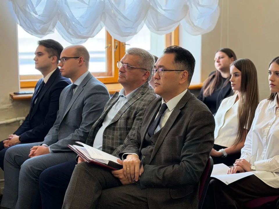 Под руководством заместителя прокурора Саратовской области Дмитрия Симановича состоялся слёт молодых специалистов Под руководством заместителя прокурора Саратовской области Дмитрия Симановича состоялся слёт молодых специалистов