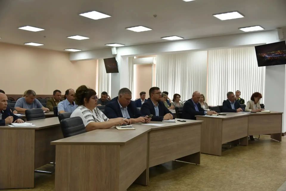 Провели совещание с руководителями структурных подразделений Провели совещание с руководителями структурных подразделений