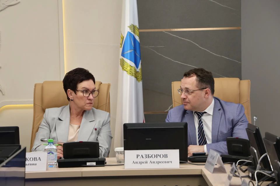 В Саратовской областной Думе на встрече с представителями организаций общественного питания поддержал предложение создать рабочую группу при областной Торгово-промышленной палате В Саратовской областной Думе на встрече с представителями организаций общественного питания поддержал предложение создать рабочую группу при областной Торгово-промышленной палате