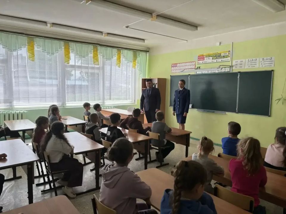 Работники Красноармейской межрайонной прокуратуры провели цикл просветительских мероприятий, приуроченных к Международному дню защиты детей Работники Красноармейской межрайонной прокуратуры провели цикл просветительских мероприятий, приуроченных к Международному дню защиты детей