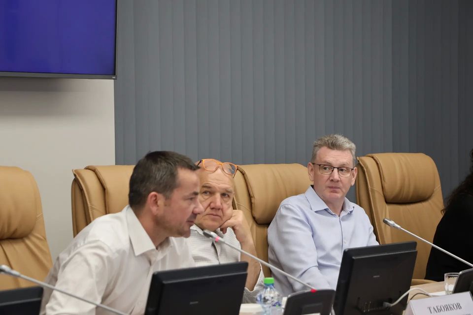 В Саратовской областной Думе на встрече с представителями организаций общественного питания поддержал предложение создать рабочую группу при областной Торгово-промышленной палате В Саратовской областной Думе на встрече с представителями организаций общественного питания поддержал предложение создать рабочую группу при областной Торгово-промышленной палате