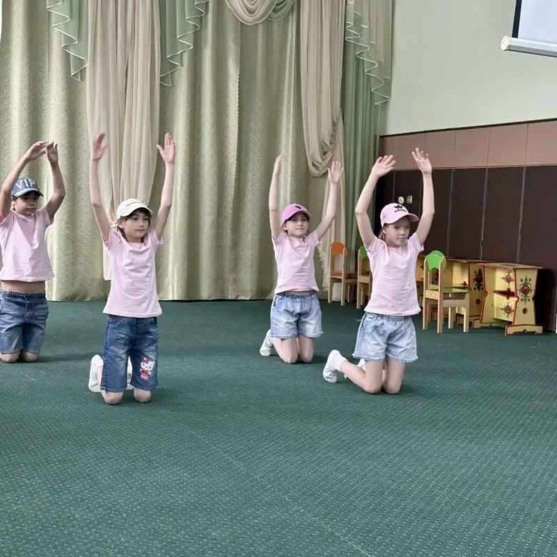 Сотрудники следственного управления и члены Женского совета поздравили воспитанников Красноармейского социально-реабилитационного центра с Международным днём защиты детей Сотрудники следственного управления и члены Женского совета поздравили воспитанников Красноармейского социально-реабилитационного центра с Международным днём защиты детей