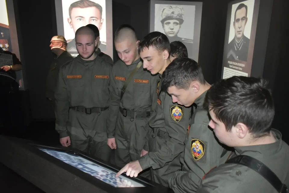 Более 10 тысяч саратовцев посетили мультимедийную выставку «Росгвардия Более 10 тысяч саратовцев посетили мультимедийную выставку «Росгвардия