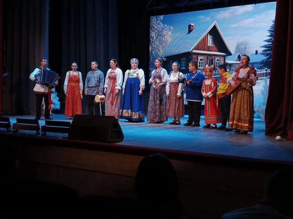 В Марксе прошёл итоговый спектакль инклюзивного проекта «Театр равных возможностей В Марксе прошёл итоговый спектакль инклюзивного проекта «Театр равных возможностей