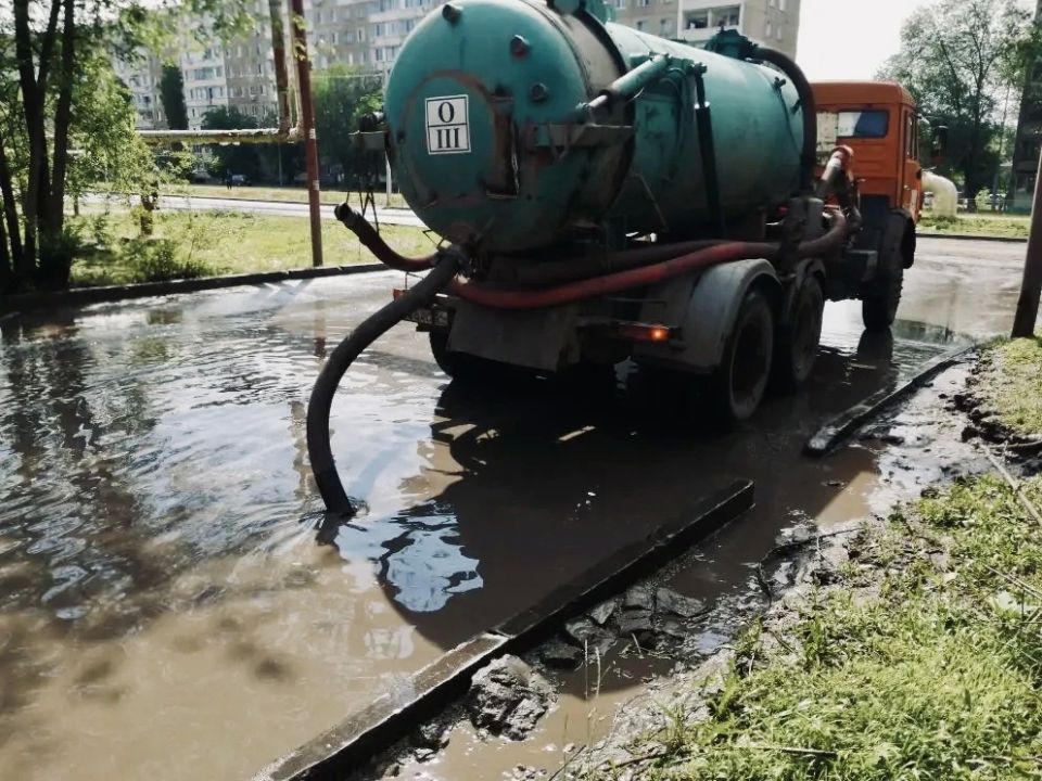 Откачиваем дождевые воды с улиц города Откачиваем дождевые воды с улиц города