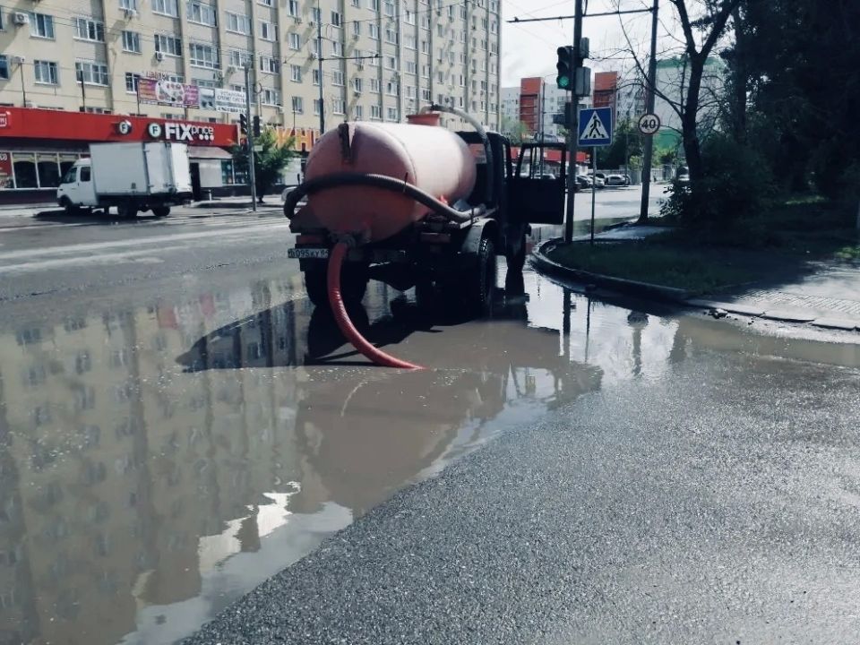 Откачиваем дождевые воды с улиц города