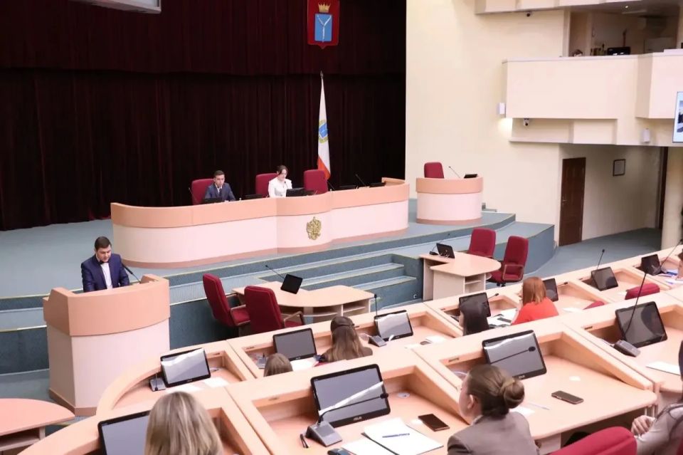 Избраны заместитель председателя и главы трех комитетов Молодежного парламента при Саратовской областной Думе Избраны заместитель председателя и главы трех комитетов Молодежного парламента при Саратовской областной Думе