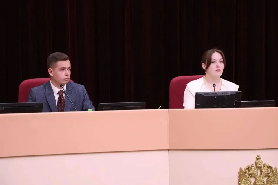 Избраны заместитель председателя и главы трех комитетов Молодежного парламента при Саратовской областной Думе
