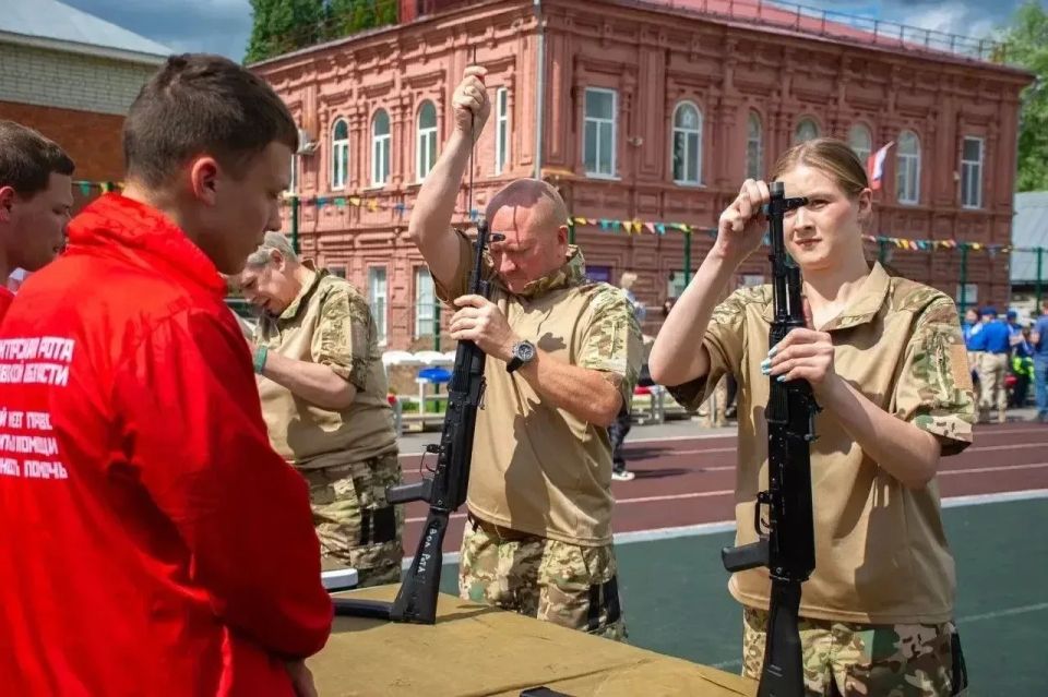 На стадионе Детского парка прошел муниципальный этап Всероссийской игры «Семейная зарница» На стадионе Детского парка прошел муниципальный этап Всероссийской игры «Семейная зарница»