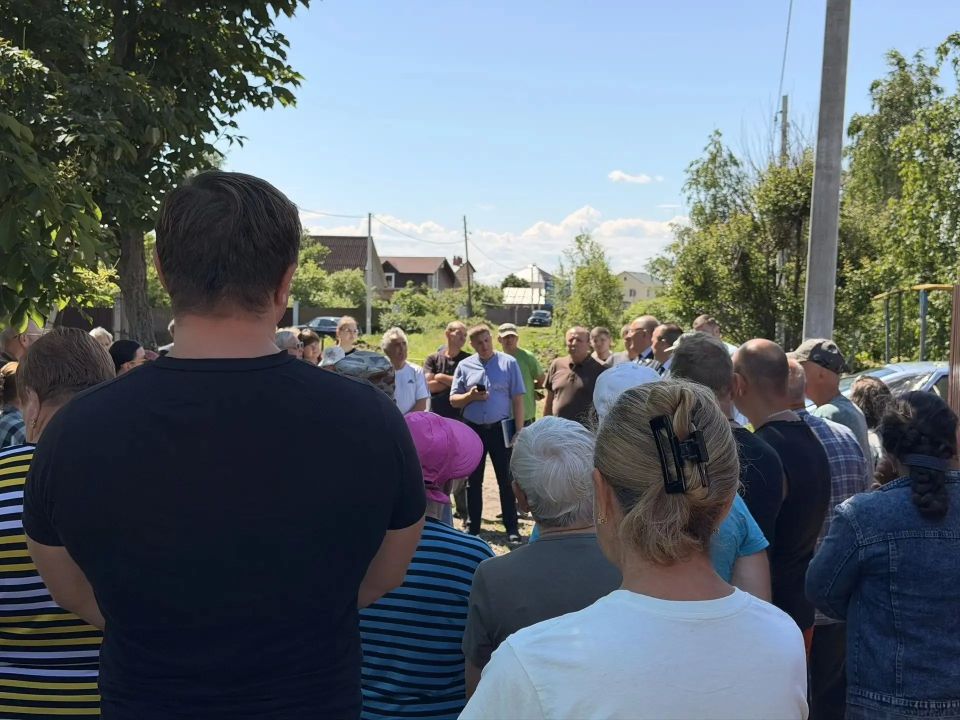 В рамках объезда Гагаринского района встретился с жителями посёлка Вязовка В рамках объезда Гагаринского района встретился с жителями посёлка Вязовка