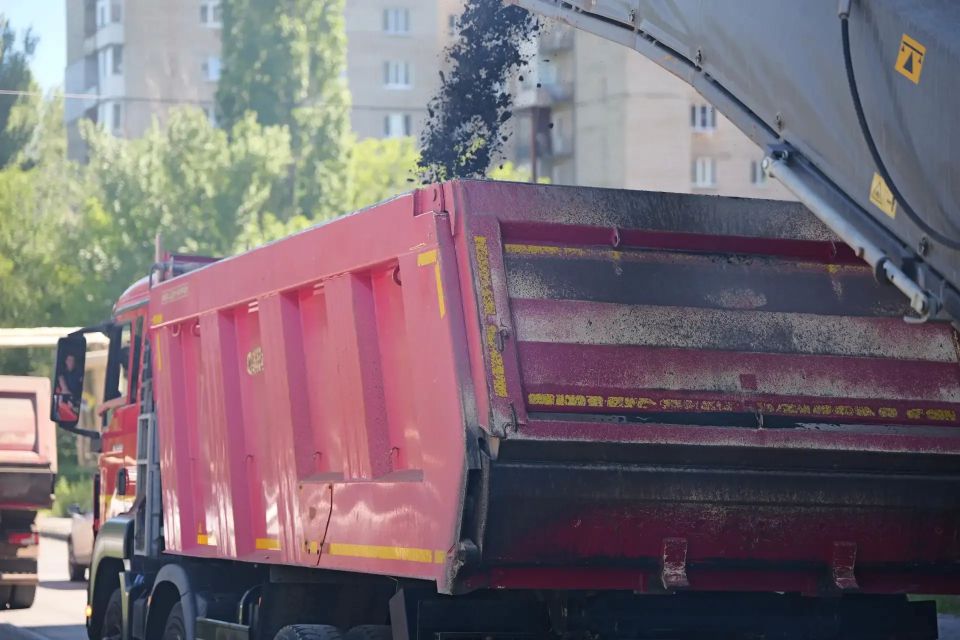 Роман Бусаргин: На еще одной саратовской дороге развернуты масштабные ремонтные работы в рамках региональной программы развития транспортной сети областного центра Роман Бусаргин: На еще одной саратовской дороге развернуты масштабные ремонтные работы в рамках региональной программы развития транспортной сети областного центра