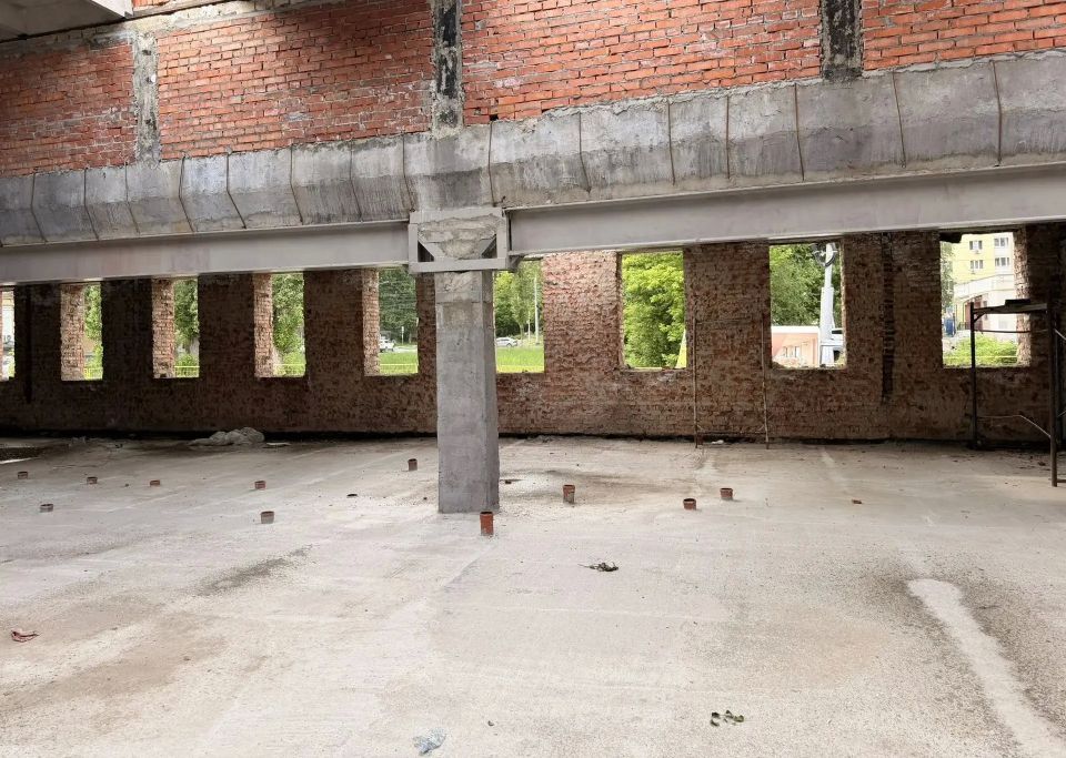 При объезде оценил ход ремонтных работ в бане №21 При объезде оценил ход ремонтных работ в бане №21