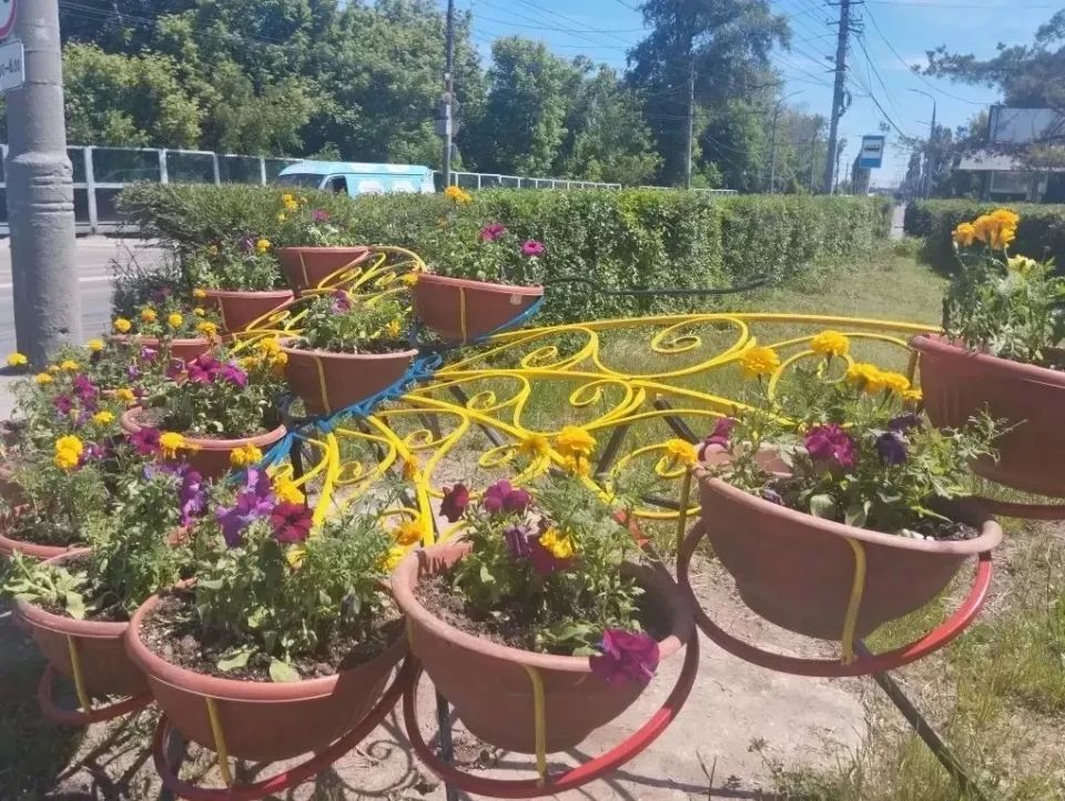 Еженедельно подводим итоги работ в сфере благоустройства с руководителями коммунальных предприятий и определяем основные направления на ближайшее время Еженедельно подводим итоги работ в сфере благоустройства с руководителями коммунальных предприятий и определяем основные направления на ближайшее время