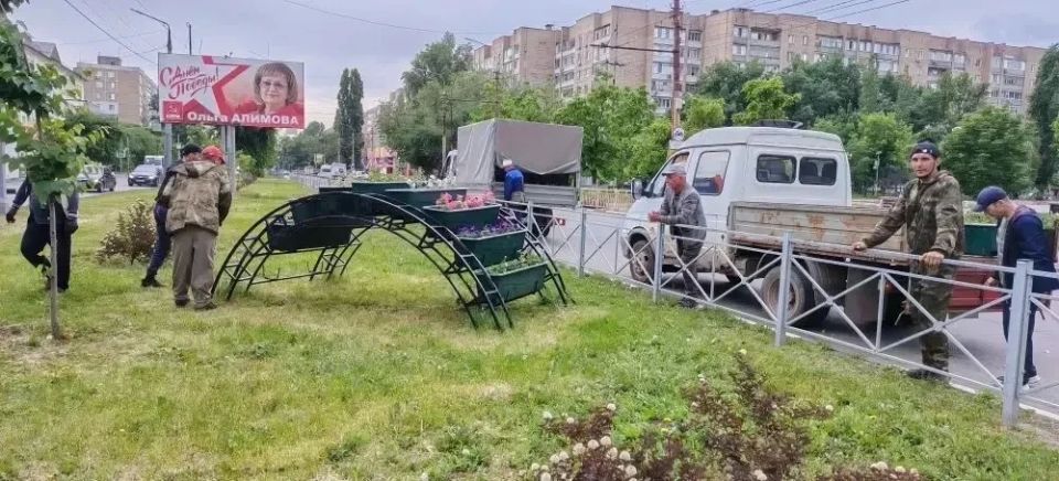 Еженедельно подводим итоги работ в сфере благоустройства с руководителями коммунальных предприятий и определяем основные направления на ближайшее время Еженедельно подводим итоги работ в сфере благоустройства с руководителями коммунальных предприятий и определяем основные направления на ближайшее время