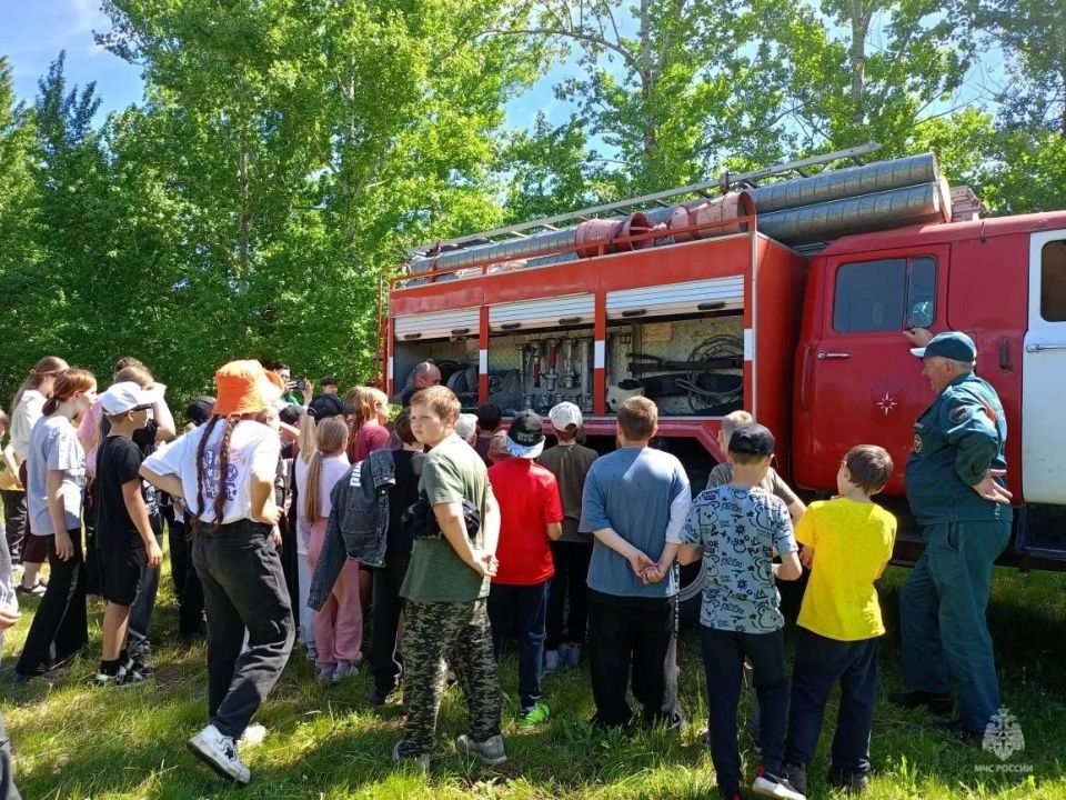 Лето БЕЗопасности. В регионе стартовала акция по обучению детей мерам безопасности в детских оздоровительных лагерях и центрах Лето БЕЗопасности. В регионе стартовала акция по обучению детей мерам безопасности в детских оздоровительных лагерях и центрах
