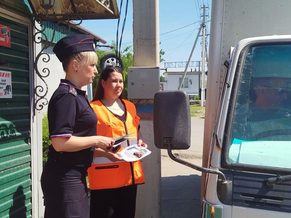 «Внимание, переезд!»: в Вольске прошла акция в рамках проекта «Каникулы с Общественным советом» «Внимание, переезд!»: в Вольске прошла акция в рамках проекта «Каникулы с Общественным советом»