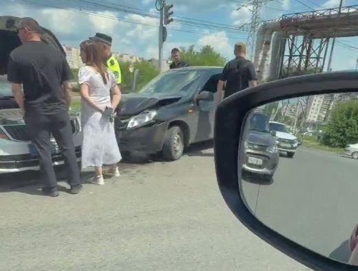 ДПС в ДТП: на Топольчанской столкнулись полицейская Skoda и «Лада Гранта» ДПС в ДТП: на Топольчанской столкнулись полицейская Skoda и «Лада Гранта»