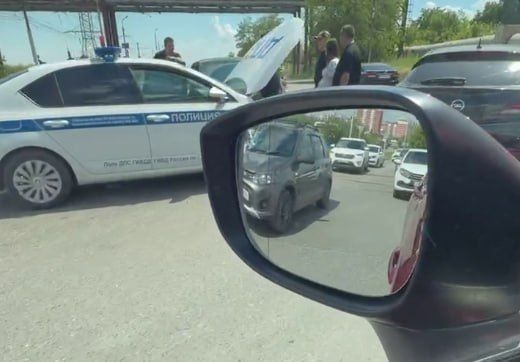 ДПС в ДТП: на Топольчанской столкнулись полицейская Skoda и «Лада Гранта» ДПС в ДТП: на Топольчанской столкнулись полицейская Skoda и «Лада Гранта»