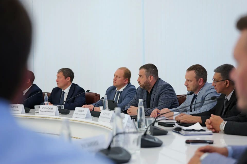 Роман Бусаргин: Обсудили перспективы развития строительной отрасли на ближайшие 5 лет вместе со строительным блоком и ведущими региональными застройщиками в контексте ранее принятого решения о новой градостроительной политике Роман Бусаргин: Обсудили перспективы развития строительной отрасли на ближайшие 5 лет вместе со строительным блоком и ведущими региональными застройщиками в контексте ранее принятого решения о новой градостроительной политике