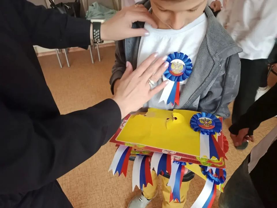 В преддверии Дня России сотрудники саратовской полиции поддержали акцию «Родиной горжусь» В преддверии Дня России сотрудники саратовской полиции поддержали акцию «Родиной горжусь»