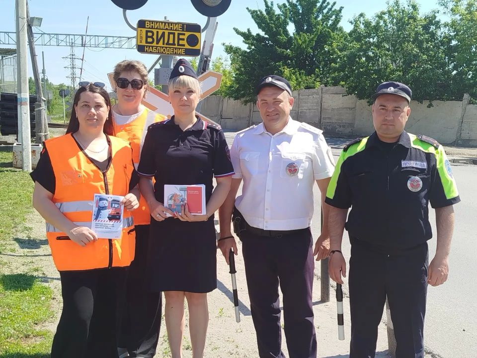 «Внимание, переезд!»: в Вольске прошла акция в рамках проекта «Каникулы с Общественным советом» «Внимание, переезд!»: в Вольске прошла акция в рамках проекта «Каникулы с Общественным советом»