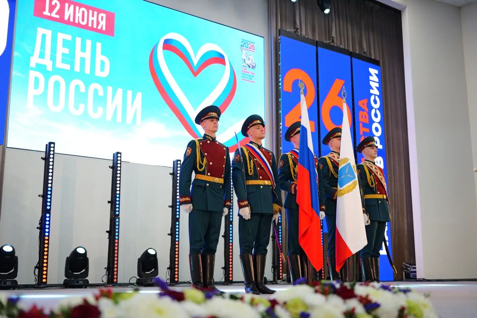 В правительстве Саратовской области губернатор вручил государственные и региональные награды жителям В правительстве Саратовской области губернатор вручил государственные и региональные награды жителям