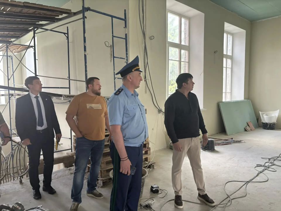 Прокурор Саратовской области Сергей Филипенко проконтролировал ход работ по сохранению объекта культурного наследия в Аткарске