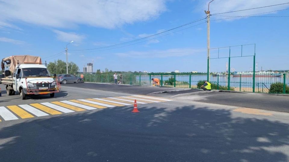 У пляжа в 7-ом микрорайоне появилась парковка для легковых автомобилей У пляжа в 7-ом микрорайоне появилась парковка для легковых автомобилей