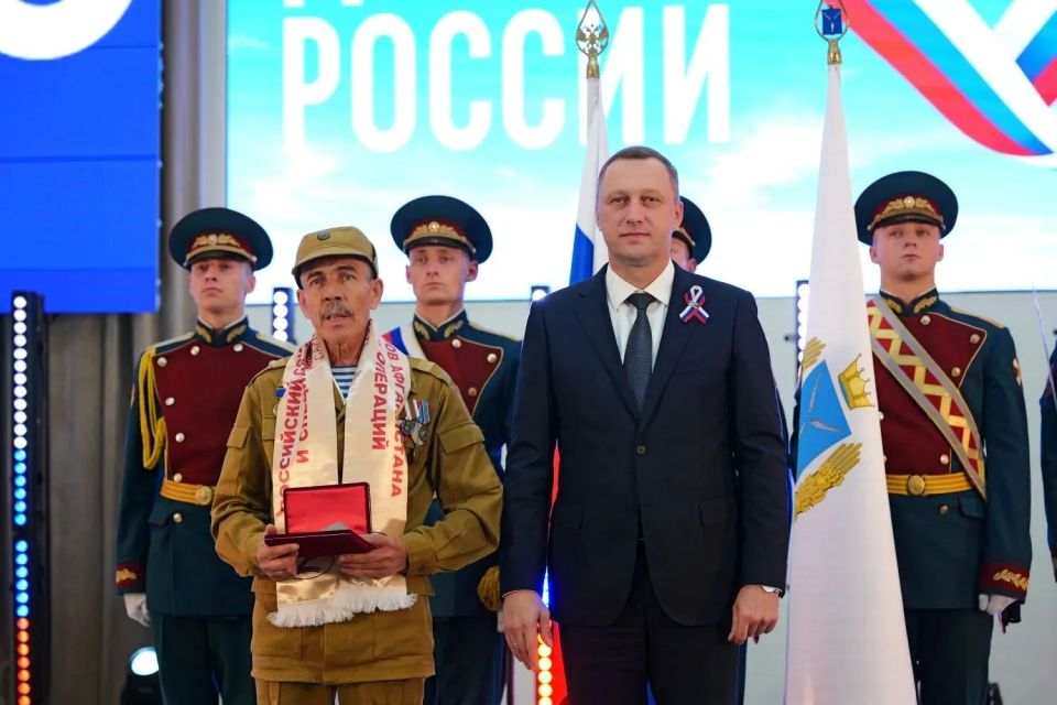 Общественников региона наградили высокими наградами в честь Дня России Общественников региона наградили высокими наградами в честь Дня России