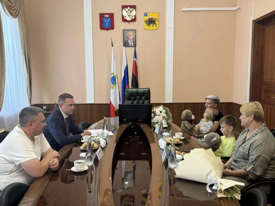 В преддверии особого праздника для всех нас – Дня России встретился с семьей участника специальной военной операции Сергея В., который в настоящее время выполняет боевые задачи