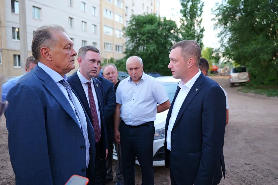 Роман Бусаргин: В Энгельсе завершены работы по замене разрушенного участка самотечного коллектора Роман Бусаргин: В Энгельсе завершены работы по замене разрушенного участка самотечного коллектора