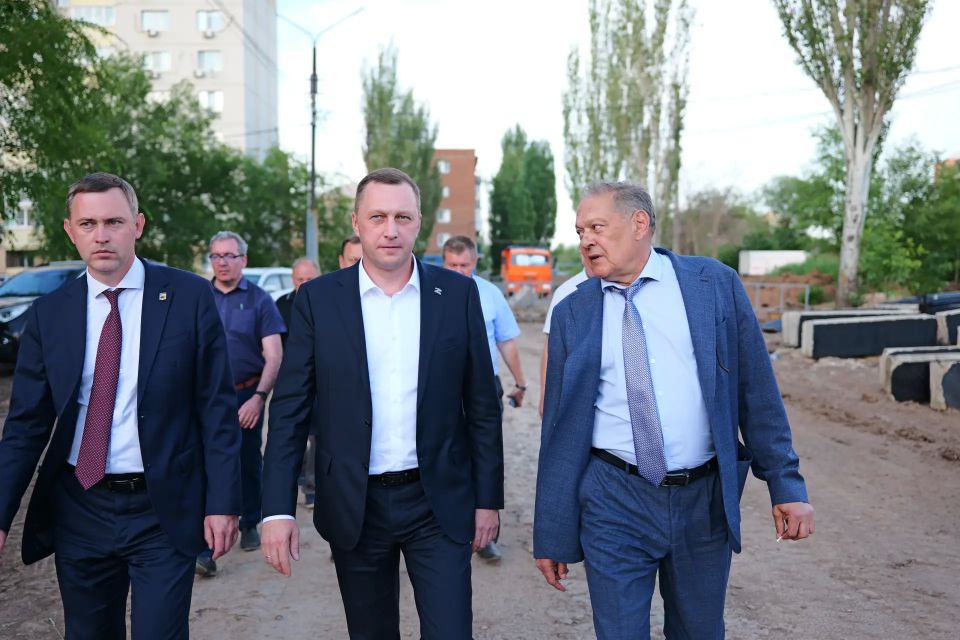 Роман Бусаргин: В Энгельсе завершены работы по замене разрушенного участка самотечного коллектора Роман Бусаргин: В Энгельсе завершены работы по замене разрушенного участка самотечного коллектора