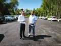 В ходе совместного осмотра с представителем подрядной организации оценили новую парковку, появившуюся к старту купального сезона