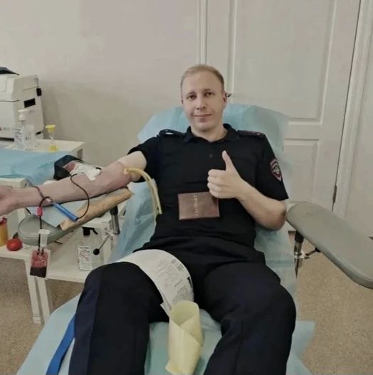 В Саратовской области полицейские приняли участие в мероприятии, посвящённом Всемирному дню донора крови В Саратовской области полицейские приняли участие в мероприятии, посвящённом Всемирному дню донора крови