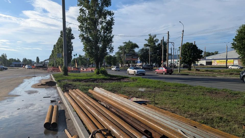 Сегодня вечером вместе с прокурором города Балаково Олегом Гридневым провели совещание на месте восстановительных работ на канализационном коллекторе на улице Вокзальной Сегодня вечером вместе с прокурором города Балаково Олегом Гридневым провели совещание на месте восстановительных работ на канализационном коллекторе на улице Вокзальной