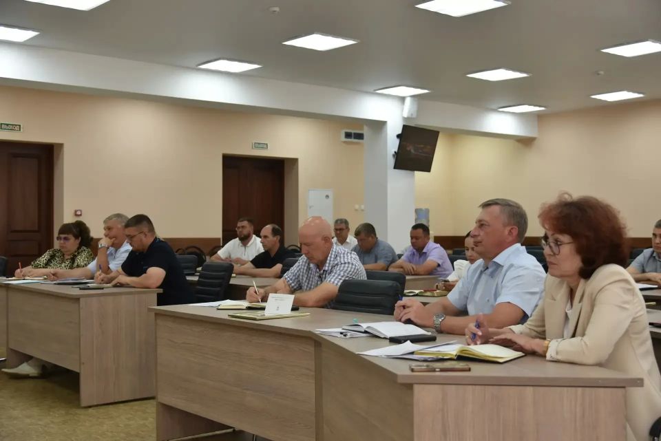 Провели совещание с руководителями структурных подразделений Провели совещание с руководителями структурных подразделений