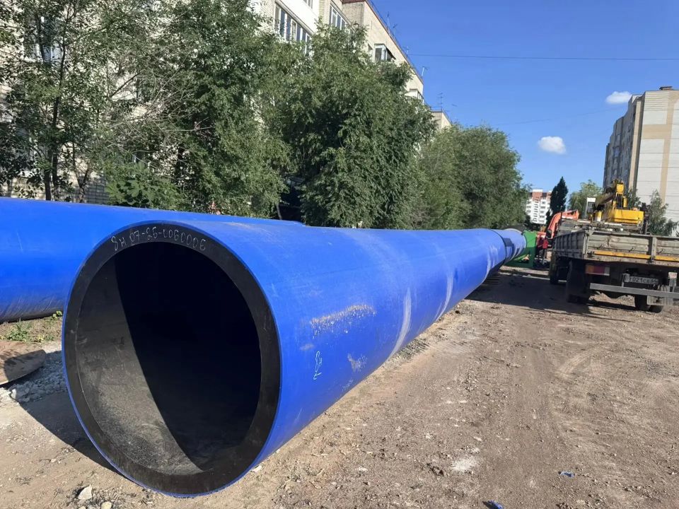 Накануне вечером провёл рабочее совещание с ответственными руководителями администрации, профильными специалистами и представителями подрядной организации на месте работ по капитальному ремонту самотечного коллектора Накануне вечером провёл рабочее совещание с ответственными руководителями администрации, профильными специалистами и представителями подрядной организации на месте работ по капитальному ремонту самотечного коллектора