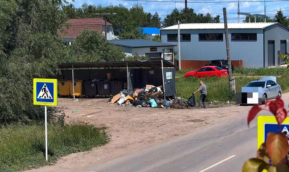 За несанкционированный выброс мусора в Энгельсе составляют административные протоколы За несанкционированный выброс мусора в Энгельсе составляют административные протоколы