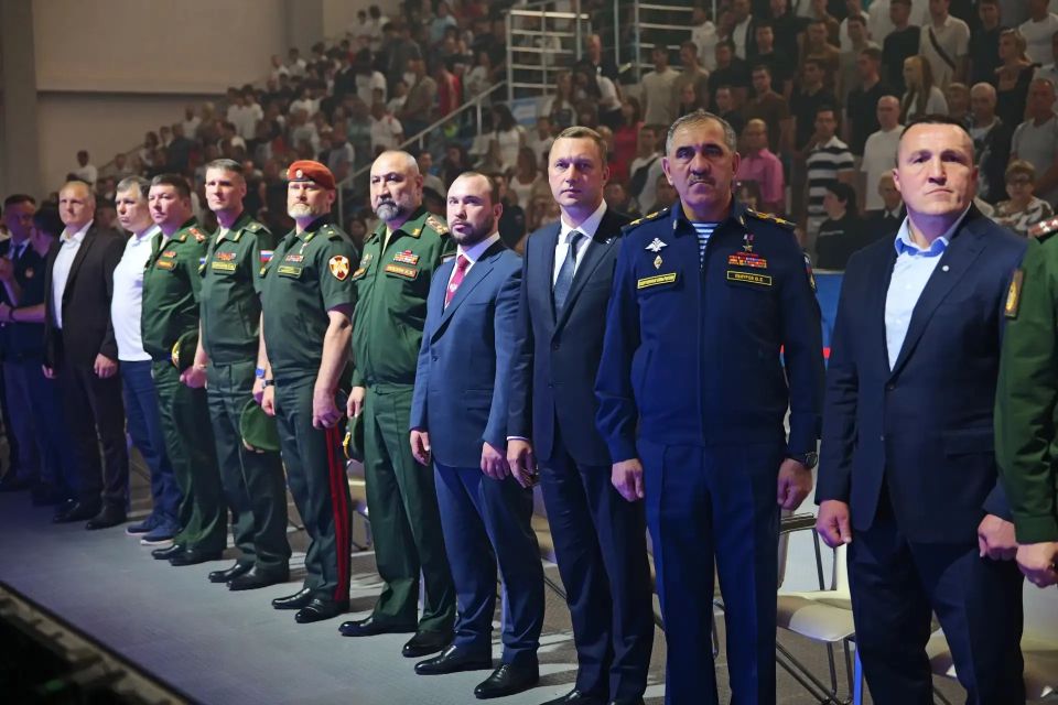 Сегодня в Саратове дан старт Всероссийским соревнованиям по боксу среди мужчин «Кубок Вооруженных сил Российской Федерации» Сегодня в Саратове дан старт Всероссийским соревнованиям по боксу среди мужчин «Кубок Вооруженных сил Российской Федерации»