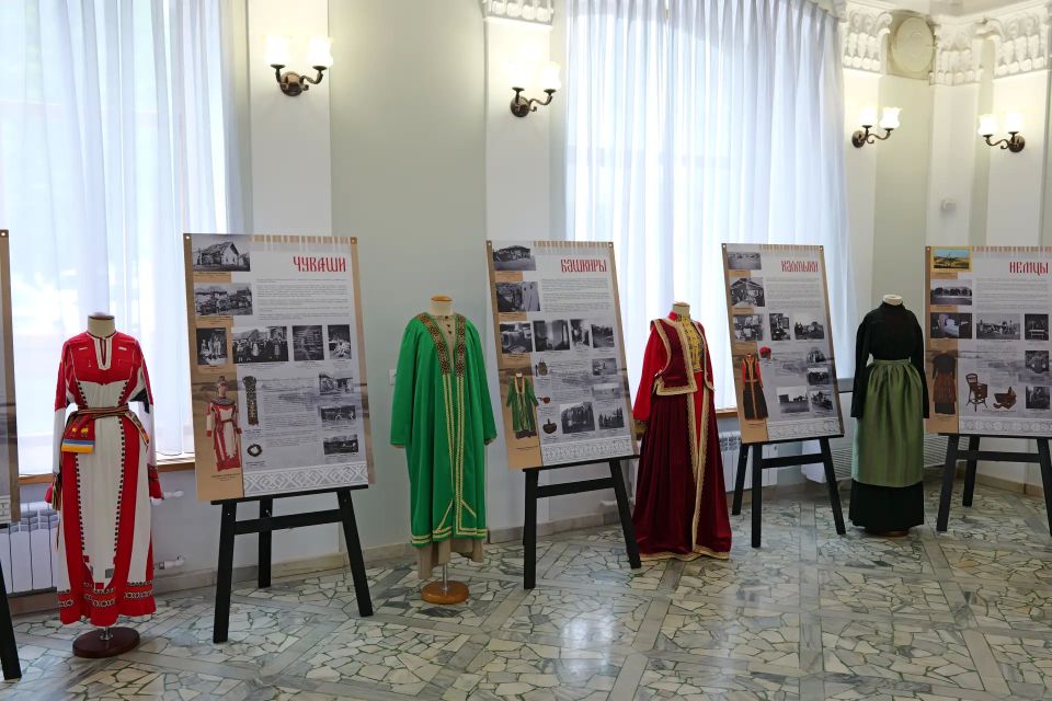 В Саратове открылась региональная конференция «Малая Родина - большая любовь» В Саратове открылась региональная конференция «Малая Родина - большая любовь»
