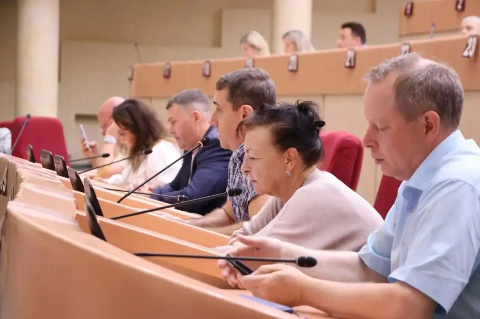 Сегодня состоялись заседания двух комитетов Сегодня состоялись заседания двух комитетов