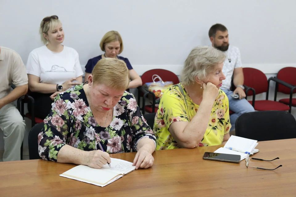 Общественники обсудили реализацию инициативных проектов и подготовку домов к зиме Общественники обсудили реализацию инициативных проектов и подготовку домов к зиме