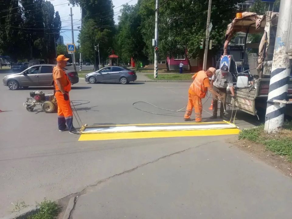«Комбинат благоустройства» продолжает работы по покосу травы и нанесению пешеходной разметки «Комбинат благоустройства» продолжает работы по покосу травы и нанесению пешеходной разметки