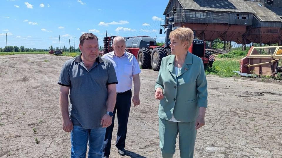 В Балаковском районе, как председатель аграрного комитета Саратовской областной Думы, посетила ООО «Натальинское»