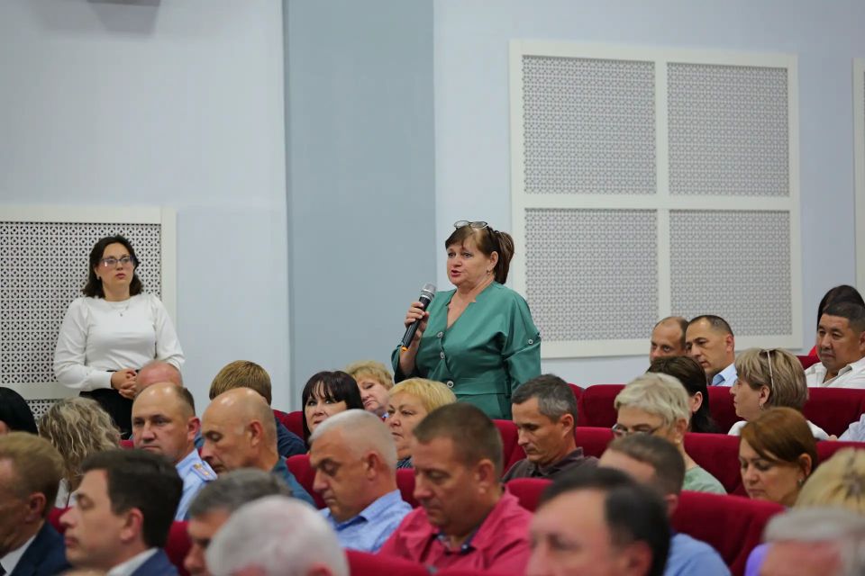 Роман Бусаргин: В завершение рабочей поездки в Ивантеевский район обсудил с местными жителями вопросы дальнейшего развития территории Роман Бусаргин: В завершение рабочей поездки в Ивантеевский район обсудил с местными жителями вопросы дальнейшего развития территории