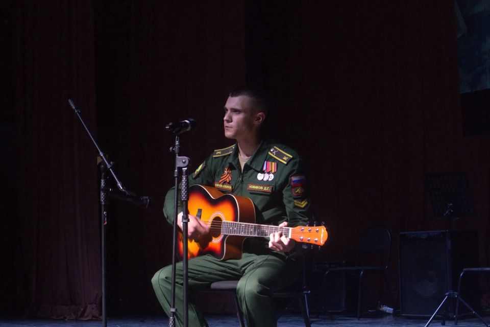 Саратовцы почтили память павших в годы Великой Отечественной войны концертом-реквиемом Саратовцы почтили память павших в годы Великой Отечественной войны концертом-реквиемом