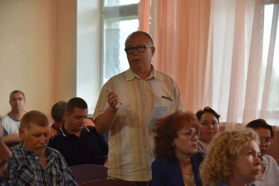 Провели встречу с жителями села Подсосенки Провели встречу с жителями села Подсосенки