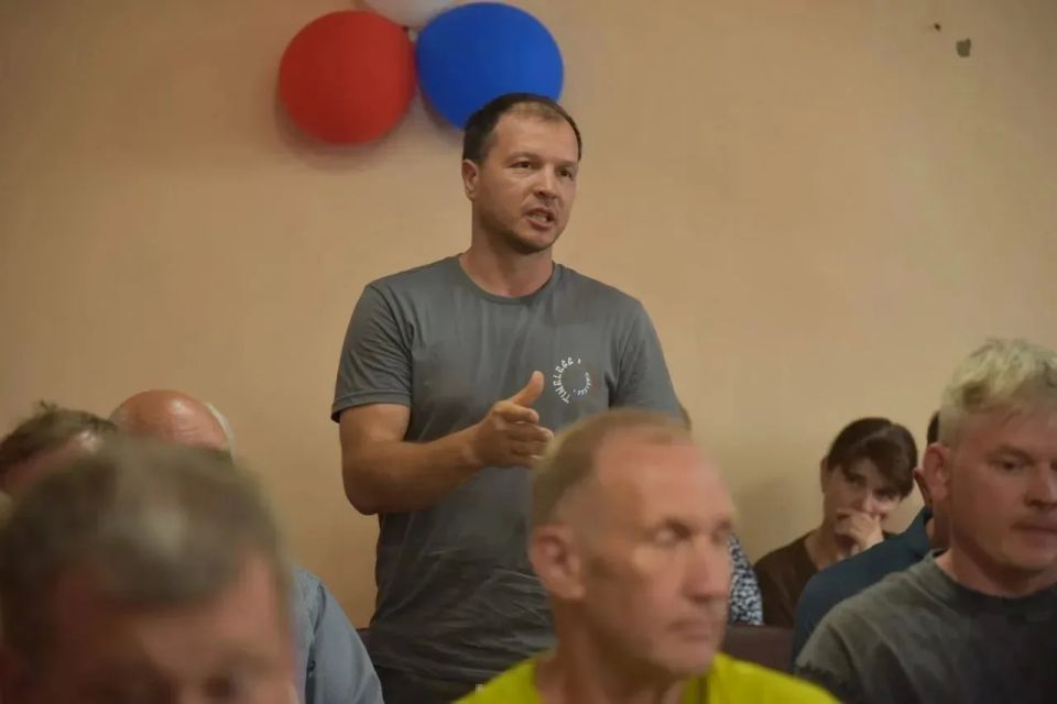 Провели встречу с жителями села Подсосенки Провели встречу с жителями села Подсосенки