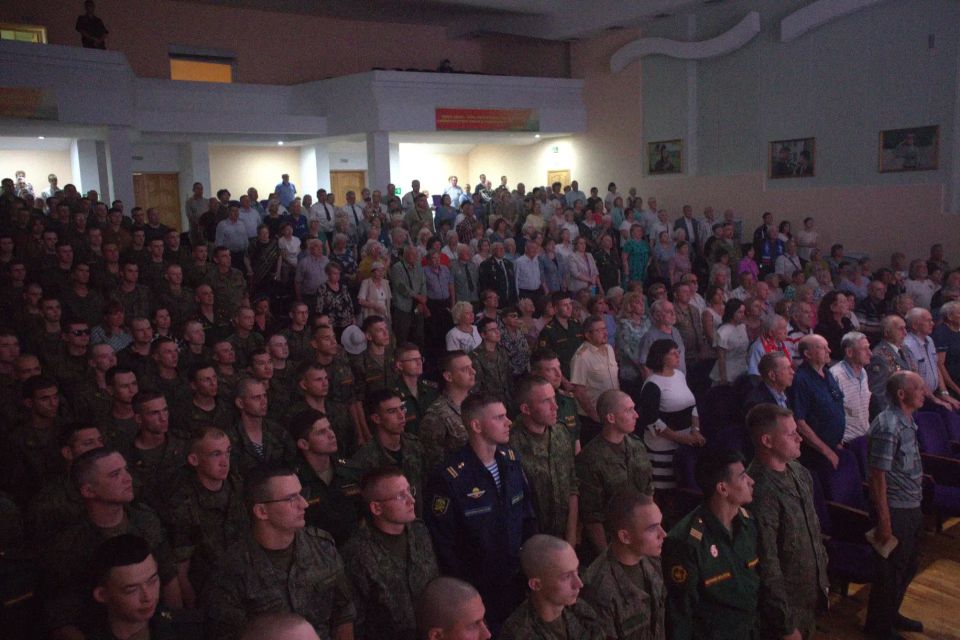 Саратовцы почтили память павших в годы Великой Отечественной войны концертом-реквиемом Саратовцы почтили память павших в годы Великой Отечественной войны концертом-реквиемом